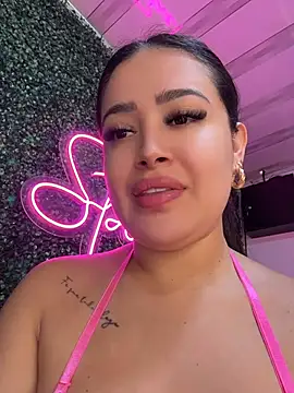 Snapshot of Sara_fun chatting on 4, 7, 2026 Sara fun online show from 4, 7, 2026