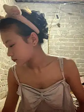 Elysa-x online show from 18, 4, 2026