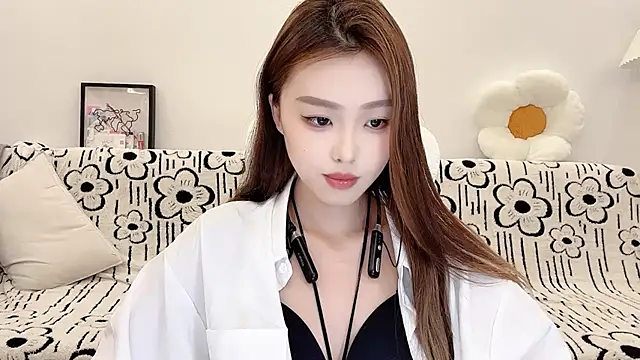 Snapshot of IAIA_iris chatting on 19, 4, 2026 IAIA iris online show from 19, 4, 2026