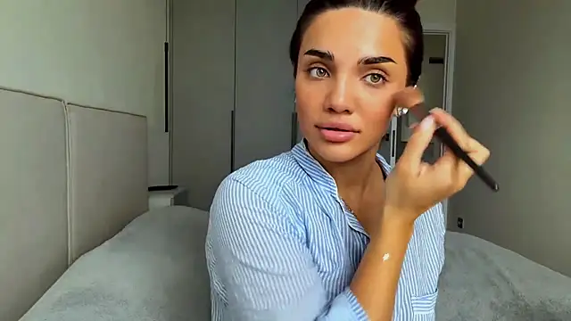 Snapshot of MelindaReny chatting on 27, 5, 2026 MelindaReny online show from 27, 5, 2026