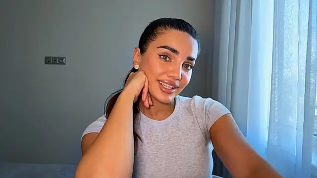Snapshot of MelindaReny chatting on 22, 4, 2026 MelindaReny online show from 22, 4, 2026
