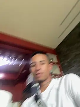 Snapshot of willclayy chatting on 27, 4, 2026 willclayy online show from 27, 4, 2026