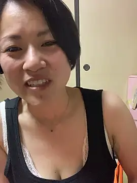 Snapshot of rin2432 chatting on 29, 4, 2026 rin2432 online show from 29, 4, 2026