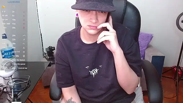 Snapshot of Liam_iker chatting on 15, 5, 2026 Liam iker online show from 15, 5, 2026