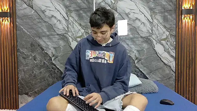 Snapshot of NoahWalker__ chatting on 16, 7, 2026 NoahWalker online show from 16, 7, 2026