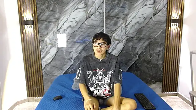 NoahWalker   online show from 21, 4, 2026