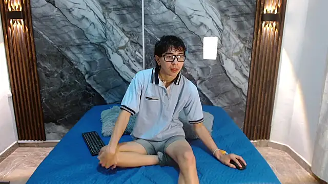 NoahWalker   online show from 19, 4, 2026