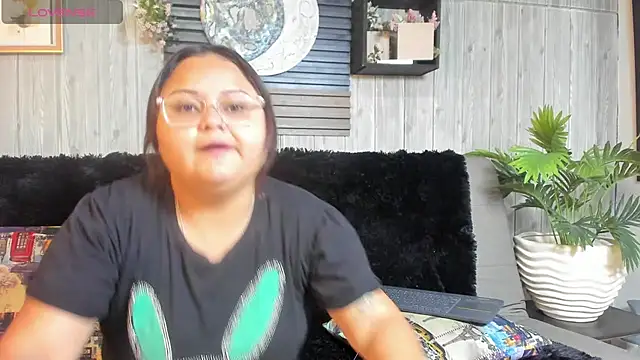 Luna  Cortez online show from 29, 4, 2026