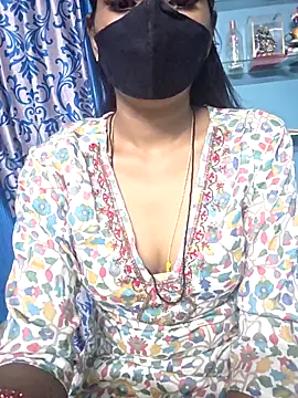 hoty-lovely online show from 21, 4, 2026