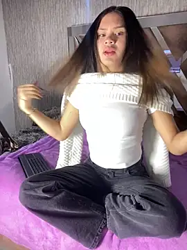 Snapshot of AuroraMoore_Pink chatting on 28, 4, 2026 AuroraMoore Pink online show from 28, 4, 2026