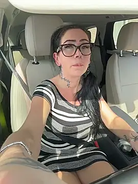 Its Lush Lily online show from 23, 4, 2026