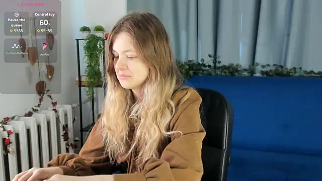 Glitch Doll online show from 2, 5, 2026