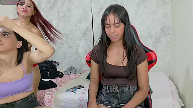 Snapshot of taylor_gil0 chatting on 17, 5, 2026 taylor gil0 online show from 17, 5, 2026
