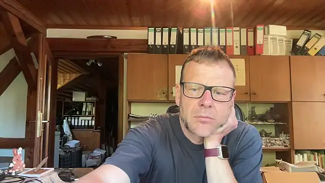 Snapshot of o_florian_o1 chatting on 18, 5, 2026 o florian o1 online show from 18, 5, 2026
