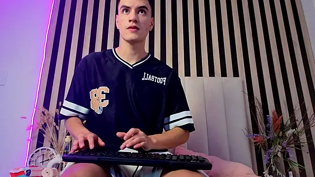 LeoTease online show from 5, 6, 2026