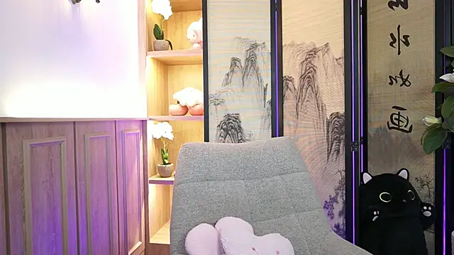 AlinaBennet  online show from 9, 7, 2026