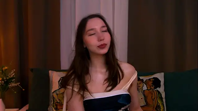 Suzaneey online show from 28, 6, 2026