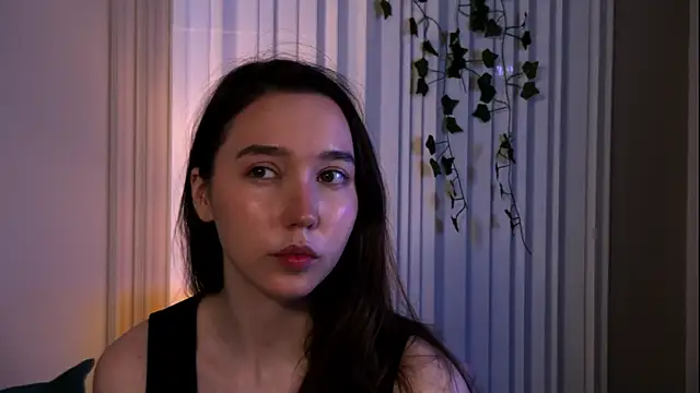 Suzaneey online show from 20, 6, 2026
