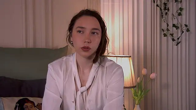 Snapshot of Suzaneey chatting on 18, 5, 2026 Suzaneey online show from 18, 5, 2026
