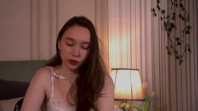 Snapshot of Suzaneey chatting on 9, 5, 2026 Suzaneey online show from 9, 5, 2026