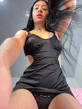 Lila-pinkky online show from 12, 6, 2026