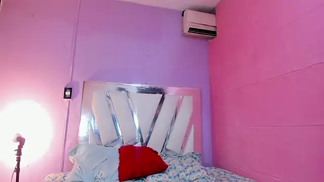 kiara sexyhot online show from 31, 5, 2026