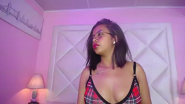 Snapshot of Tinaa_Monroe chatting on 21, 5, 2026 Tinaa Monroe online show from 21, 5, 2026