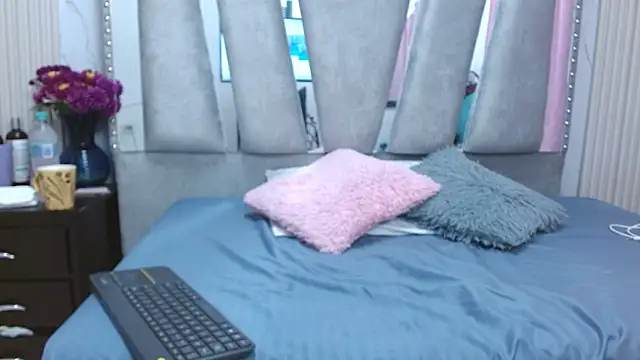 CarlaSpenser online show from 22, 4, 2026
