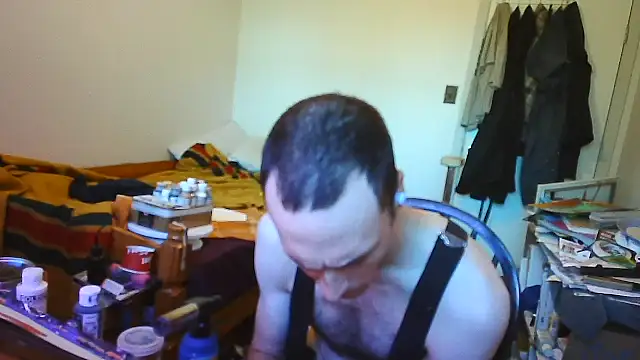 Snapshot of JohnnyMoves chatting on 10, 7, 2026 JohnnyMoves online show from 10, 7, 2026