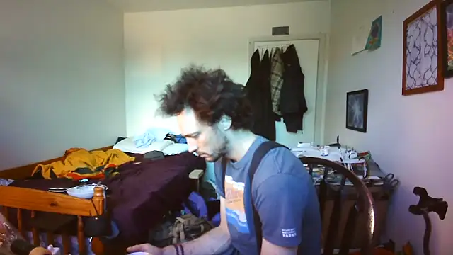 Snapshot of JohnnyMoves chatting on 6, 6, 2026 JohnnyMoves online show from 6, 6, 2026