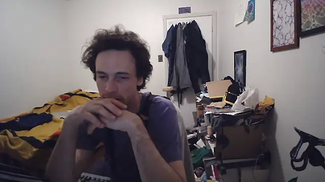 Snapshot of JohnnyMoves chatting on 19, 5, 2026 JohnnyMoves online show from 19, 5, 2026
