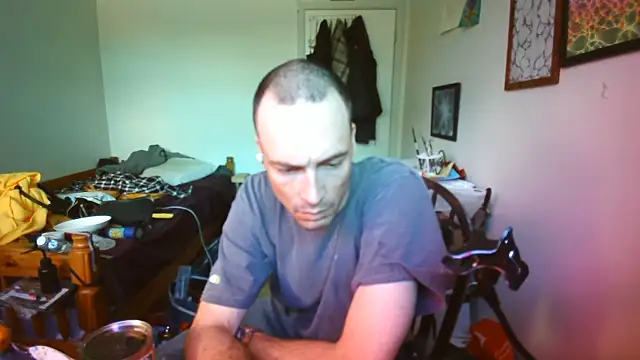 Snapshot of JohnnyMoves chatting on 15, 6, 2026 JohnnyMoves online show from 15, 6, 2026