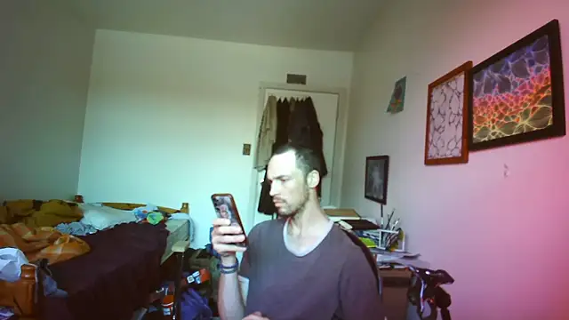 Snapshot of JohnnyMoves chatting on 3, 7, 2026 JohnnyMoves online show from 3, 7, 2026