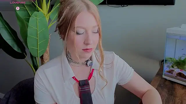 Snapshot of ShowmeYourfetish chatting on 8, 5, 2026 ShowmeYourfetish online show from 8, 5, 2026