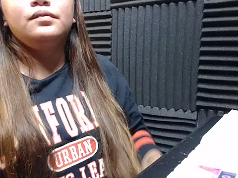 Snapshot of FinayNewestSensation chatting on 6, 8, 2026 FinayNewestSensation online show from 6, 8, 2026