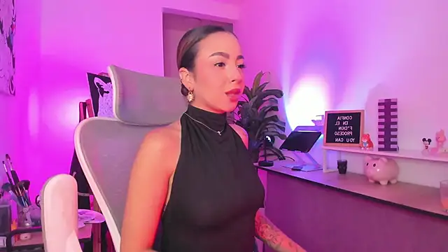 Snapshot of LilitMalkova chatting on 4, 5, 2026 LilitMalkova online show from 4, 5, 2026