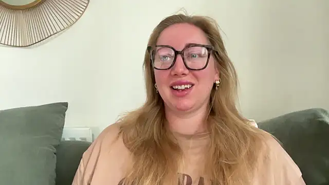 Snapshot of arielsweetieee chatting on 11, 6, 2026 arielsweetieee online show from 11, 6, 2026