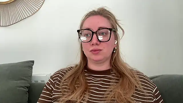 Snapshot of arielsweetieee chatting on 14, 6, 2026 arielsweetieee online show from 14, 6, 2026