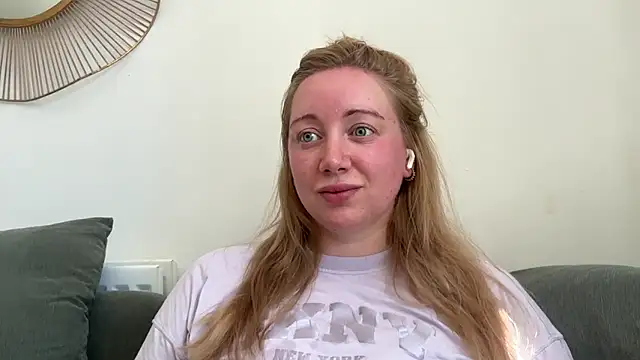 Snapshot of arielsweetieee chatting on 18, 6, 2026 arielsweetieee online show from 18, 6, 2026