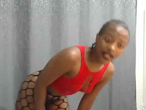 PetiteCandiexx online show from 20, 4, 2026