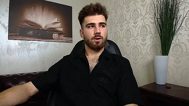 Snapshot of KyloEast chatting on 4, 7, 2026 KyloEast online show from 4, 7, 2026