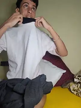 arabic boy hot online show from 18, 4, 2026