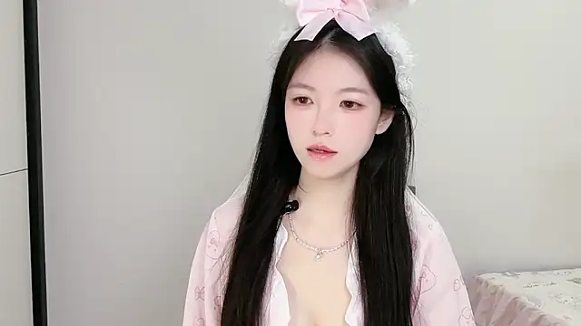 XiaoMei-iiiiii online show from 18, 4, 2026