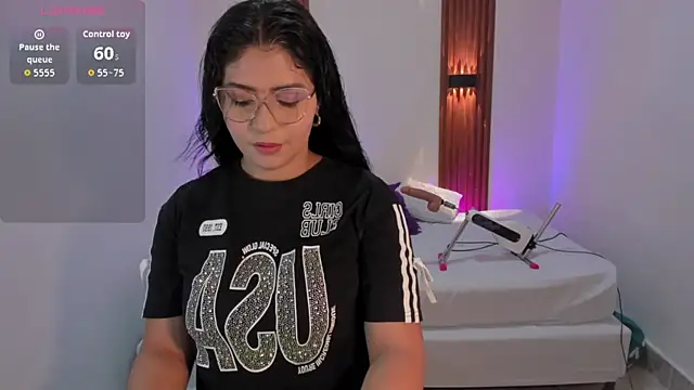 LucyWild8 online show from 22, 4, 2026