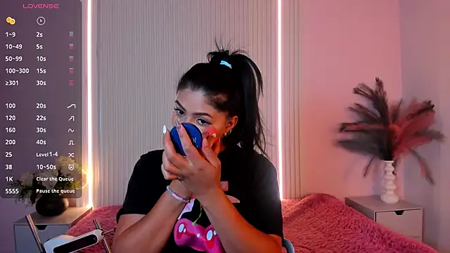 Snapshot of LucyWild8 chatting on 18, 7, 2026 LucyWild8 online show from 18, 7, 2026