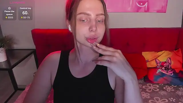 Snapshot of ReneeBlair chatting on 10, 7, 2026 ReneeBlair online show from 10, 7, 2026
