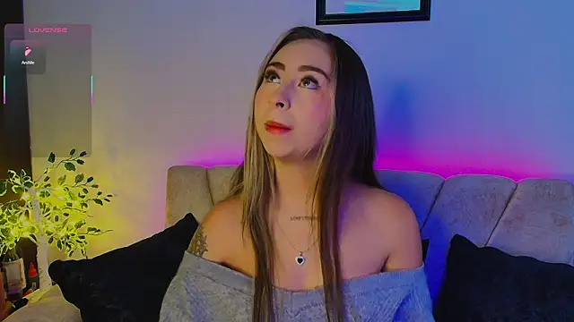 Cloe martinezz  online show from 10, 5, 2026
