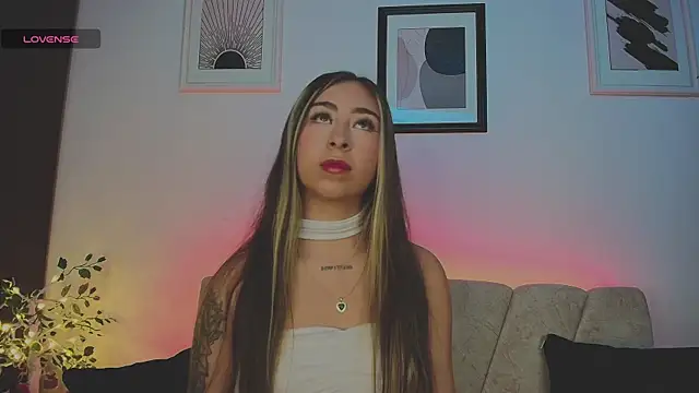 Cloe martinezz  online show from 14, 5, 2026