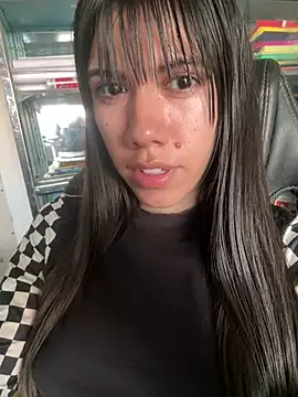 Snapshot of drea-an chatting on 8, 5, 2026 drea-an online show from 8, 5, 2026