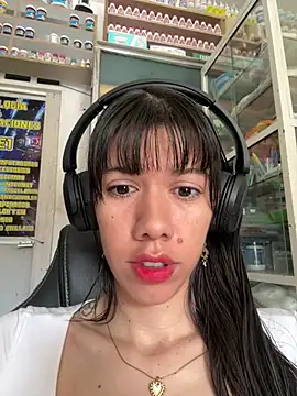 Snapshot of drea-an chatting on 23, 4, 2026 drea-an online show from 23, 4, 2026